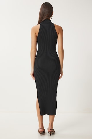 Happiness İstanbul Kleid in Schwarz