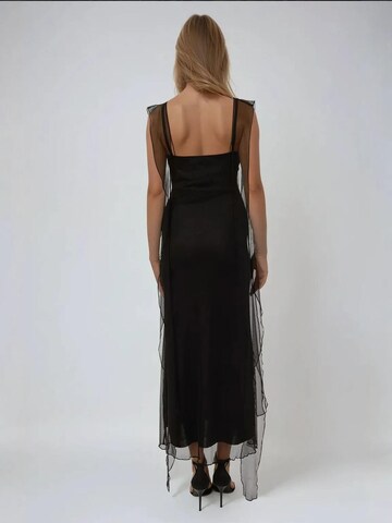 Hiccup Evening Dress in Black