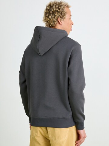 ALPHA INDUSTRIES Sweatshirt in Grau