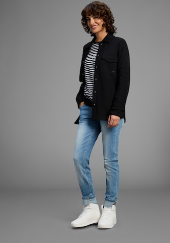 KangaROOS Between-Season Jacket in Black