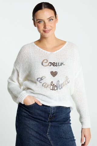 Cassis Sweater in White: front