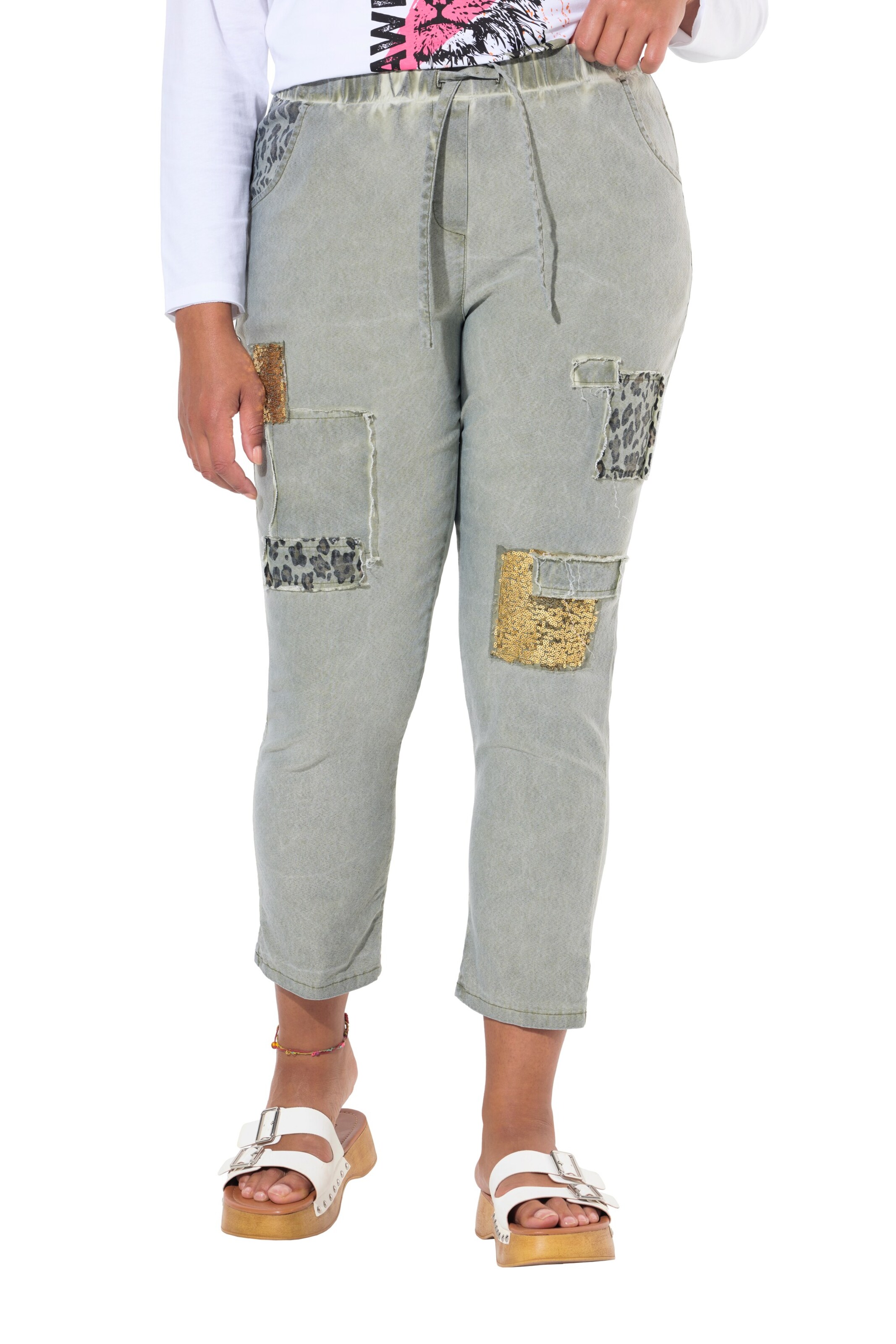 Angel of Style Regular Trousers in Grey: front