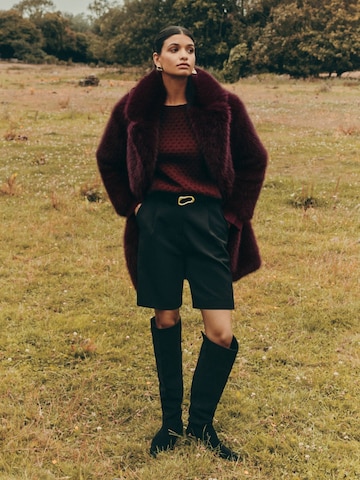 Friends Like These Mantel in Rot