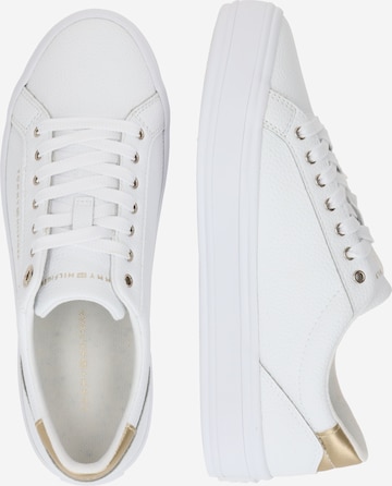 Baskets basses 'ESSENTIAL' TOMMY HILFIGER en blanc