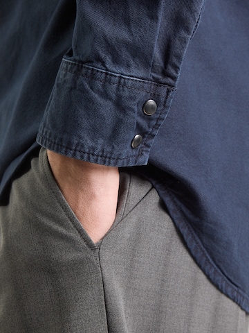 Coupe regular Chemise UNITED COLORS OF BENETTON en bleu