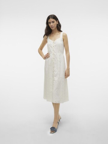 Robe-chemise 'KIMBER' VERO MODA en blanc