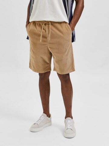 SELECTED Loosefit Shorts 'ASHFORD' in Braun: Vorderseite