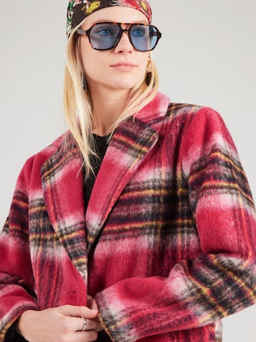 Desigual Демисезонное пальто в Ярко-розовый