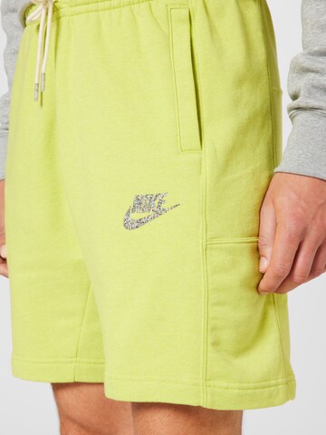 Nike Sportswear Regular Housut 'Revival' värissä vihreä