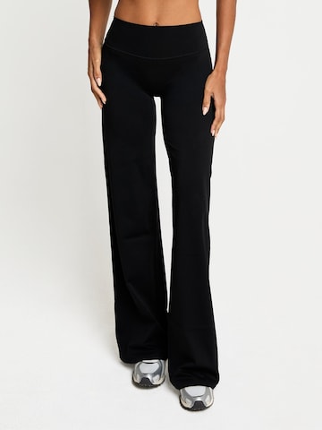 YO-GAYA Wide leg Leggings 'Ultra Wide Legging' in Zwart: voorkant