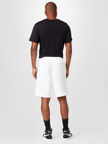 Nike Sportswear Regular Shorts in Weiß