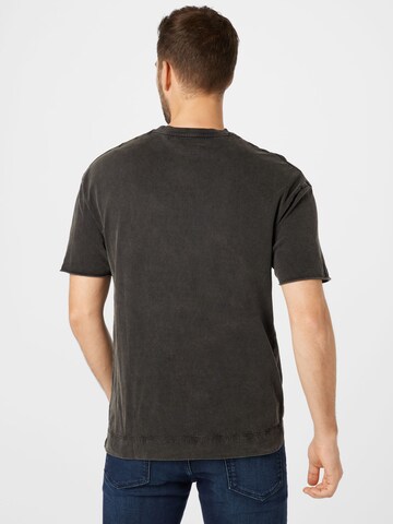 T-Shirt 'Eros' DRYKORN en gris