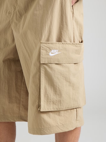 Loosefit Pantaloni 'CLUB' di Nike Sportswear in beige