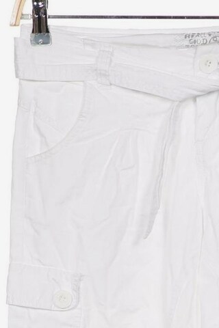 PROTEST Shorts in XS in White