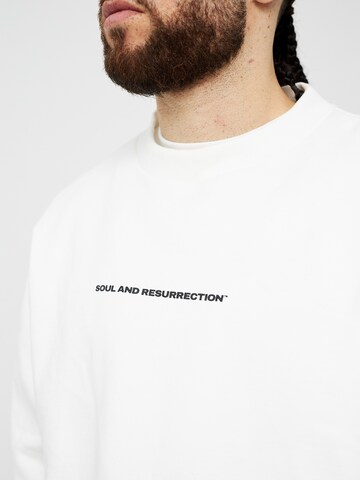 Sweat-shirt Multiply Apparel en blanc