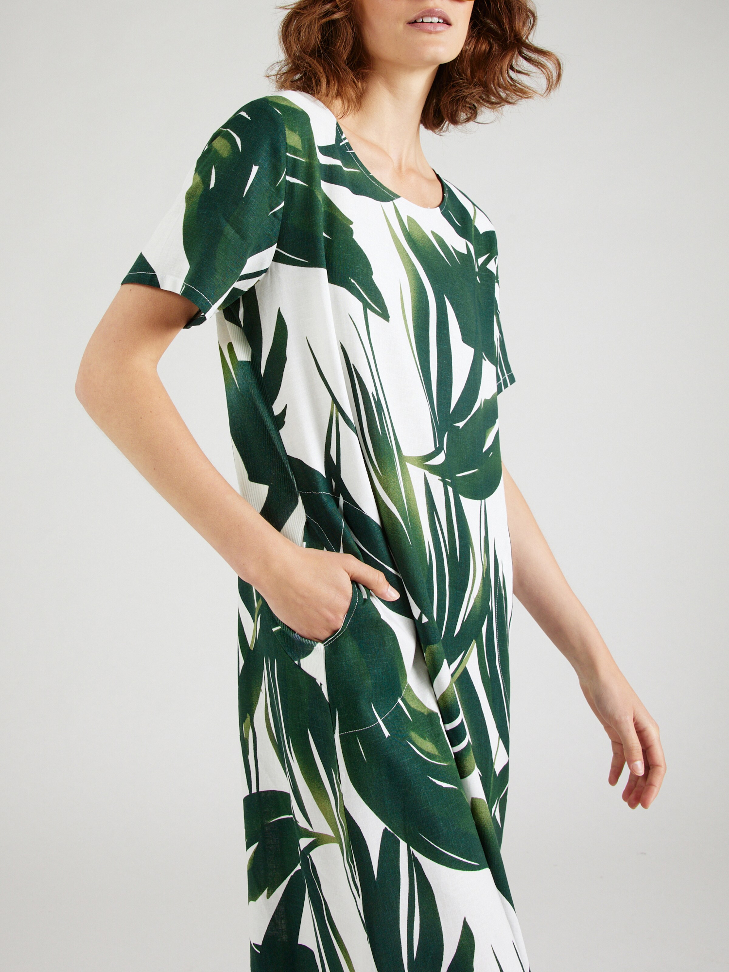ZABAIONE Dress Ta44ra in Green Light Green ABOUT YOU