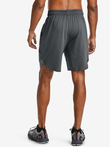 UNDER ARMOUR Loosefit Sportshorts in Grau