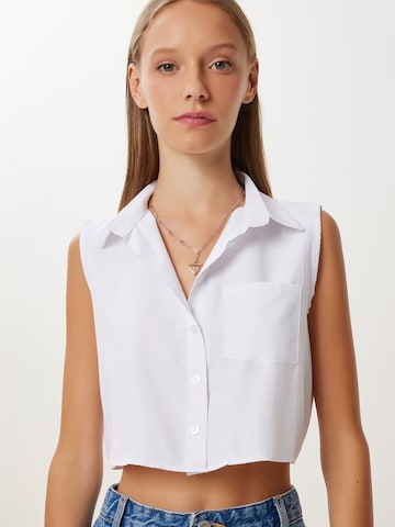 Happiness İstanbulBluza - bijela boja: prednji dio