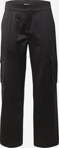Gina Tricot Regular Cargo Pants in Black: front