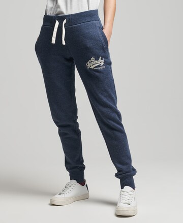 Superdry Tapered Hose 'Collegiate' in Blau: predná strana