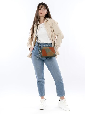 Tamaris Umhängetasche 'Gilda' in Grün