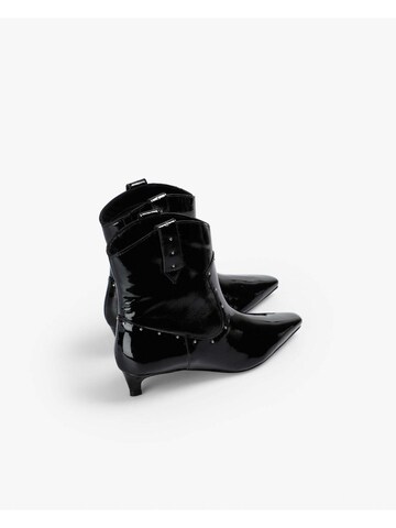 Scalpers Ankle Boots in Schwarz