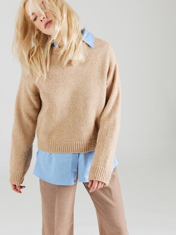 ABOUT YOU Sweater in Beige: front