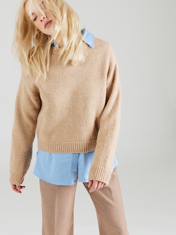 ABOUT YOU Sweater in Beige: front