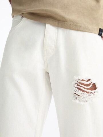 Pull&Bear Tapered Jeans in Beige
