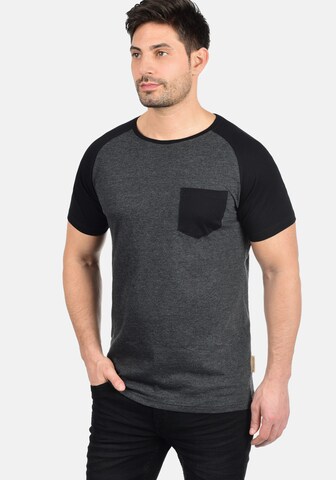 T-Shirt 'Gresham' INDICODE JEANS en gris : devant