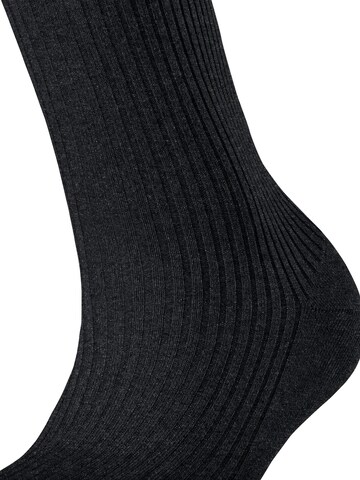 FALKE Socken 'Shiny Rib'‌‌‌‌‌‌ in Schwarz
