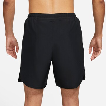 Regular Pantalon de sport 'Challenger' NIKE en noir