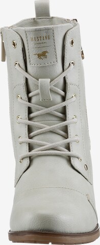 MUSTANG Lace-Up Ankle Boots in Grey