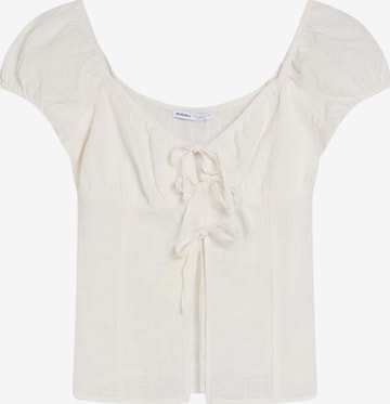 Bershka Blouse in White: front