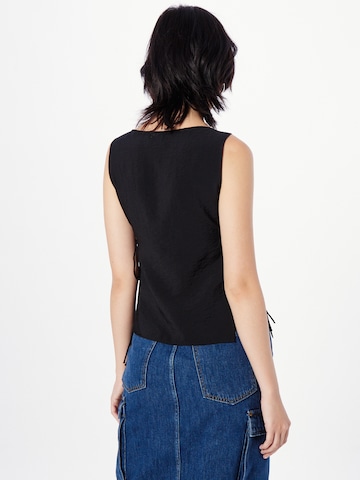 Top 'Cintia' de la WEEKDAY pe negru