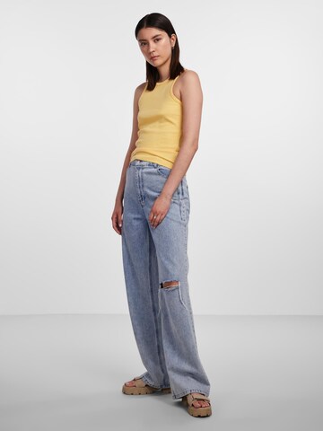 PIECES Top 'RUKA' in Yellow