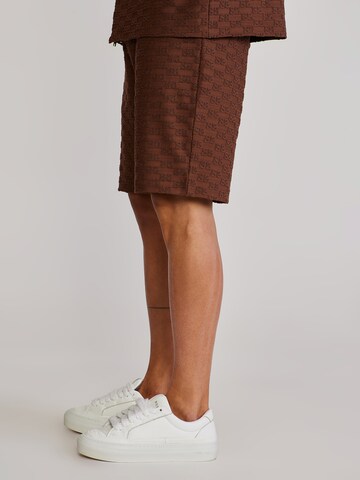 Regular Pantalon SikSilk en marron