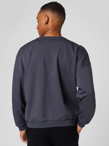 SHYX Sweatshirt 'Kaori' in Grau