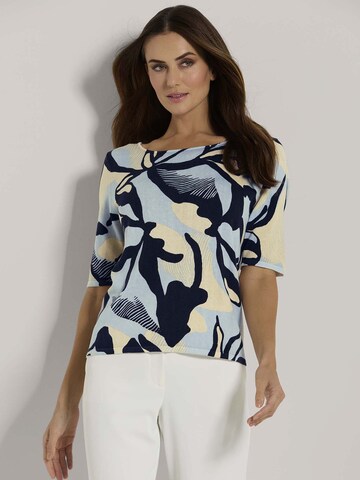 MADELEINE Pullover in Blau: Vorderseite