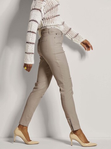 MADELEINE Skinny Jeans in Bruin