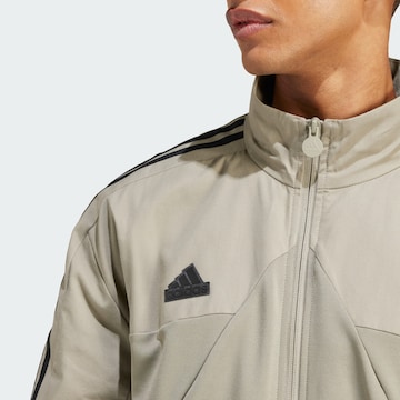 ADIDAS SPORTSWEAR - Chaqueta de montaña en beige