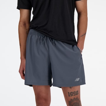 new balance Loosefit Sportbroek in Grijs