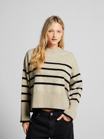 Bershka Sweater in Beige: front