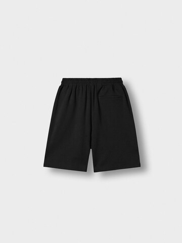 Burocs Loosefit Sporthose‌‌‌‌‌‌‌‌ in Schwarz