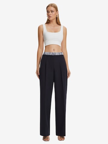 NOCTURNE Regular Pleat-Front Pants in Blue