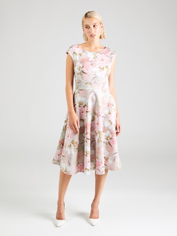 Robe SWING en rose : devant