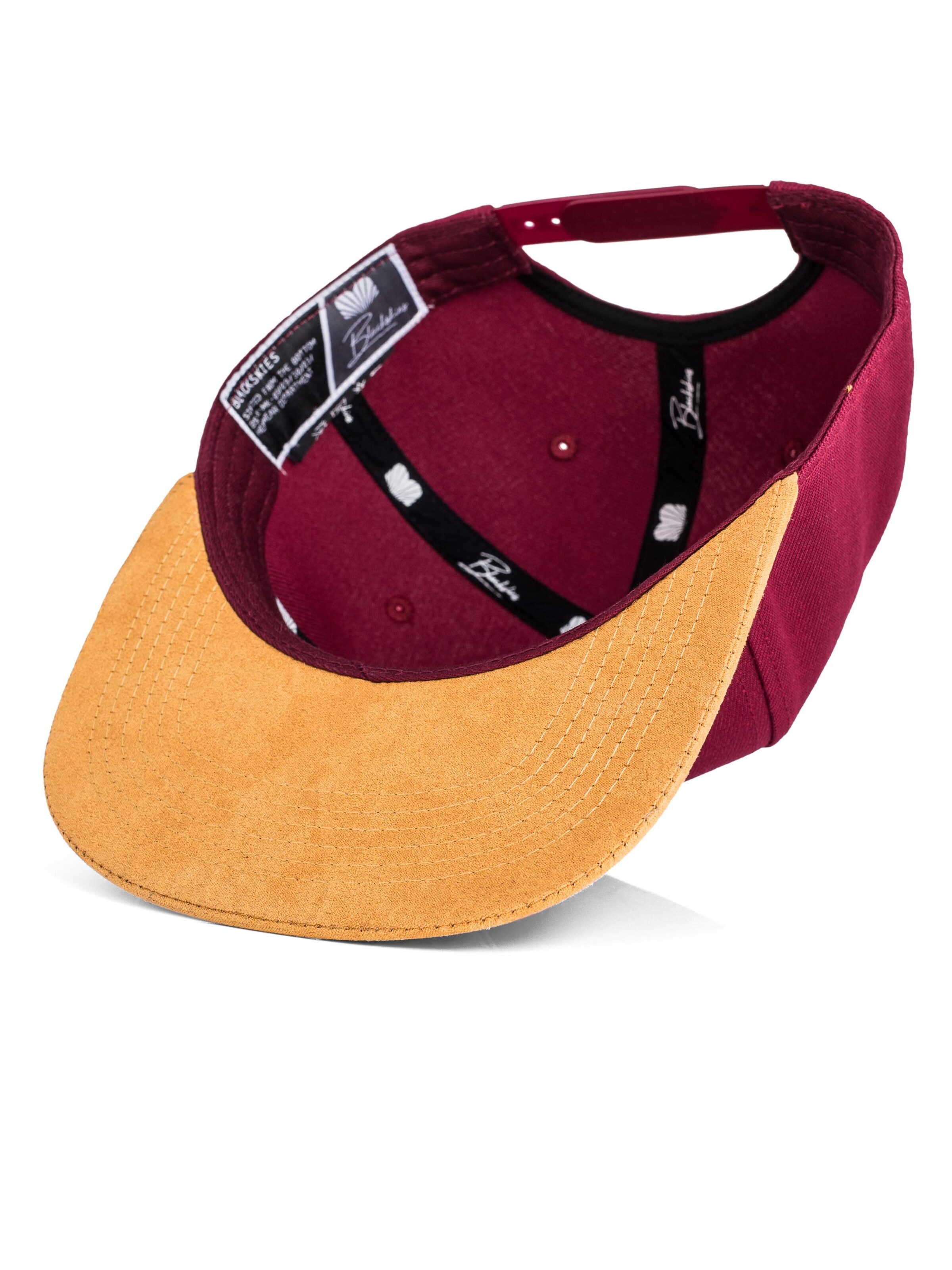 Blackskies Cap 'Essentials' in Red