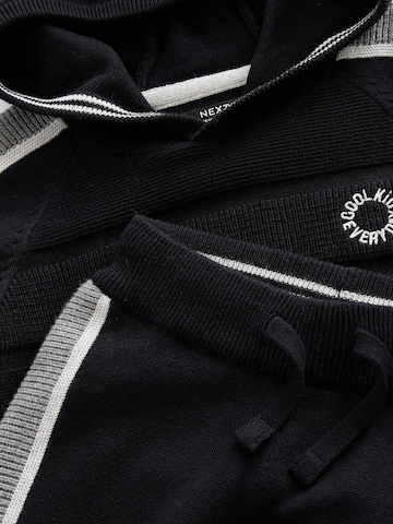 Next Set in Black