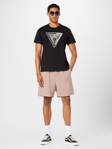 GUESS T-Shirt in Schwarz