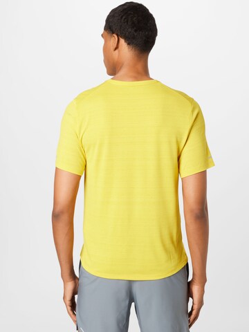 T-Shirt fonctionnel 'Miler' NIKE en jaune